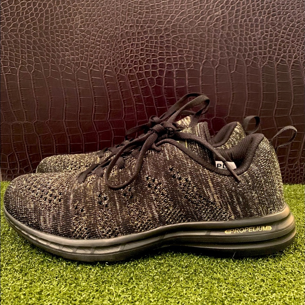 APL Techloom Pro Women's Running Shoe Size 8